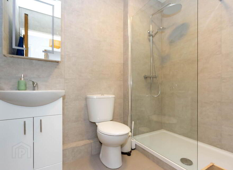 Apartment 52 Leonard`s Court, Clanbrassil Street Lower, Dublin, D08K1C6