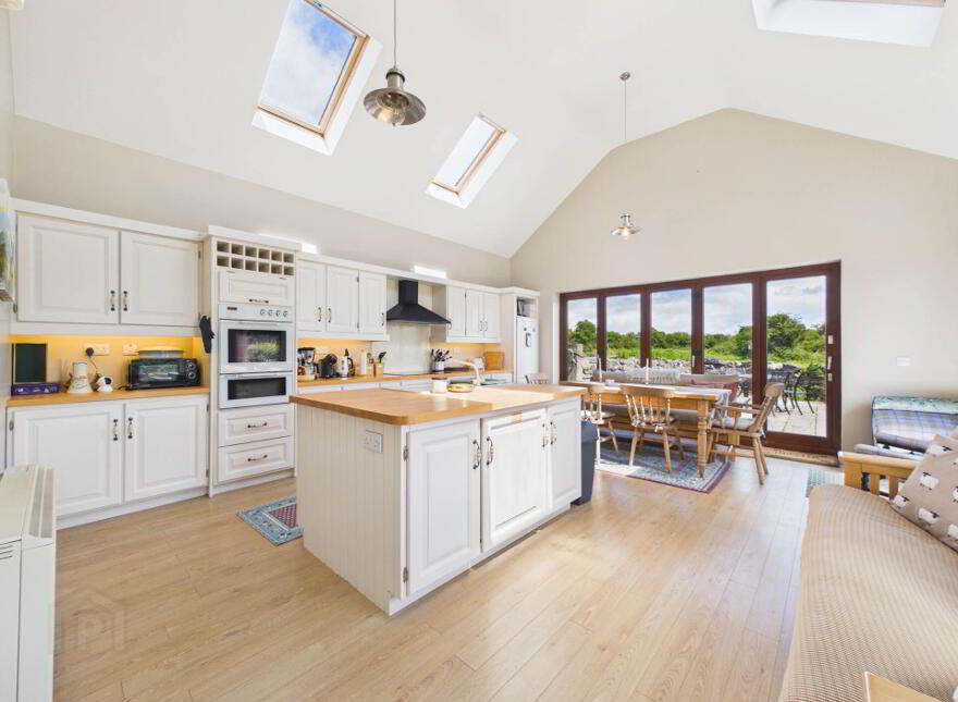 Cloughmoyne, Headford, H91NT28