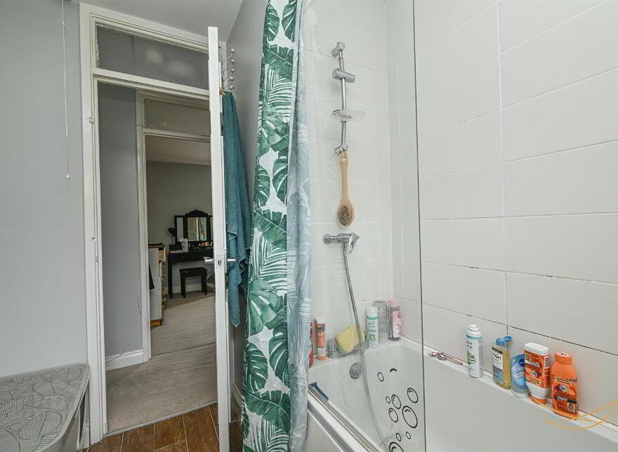 11b Greenview Place, Antrim, BT41 4EP