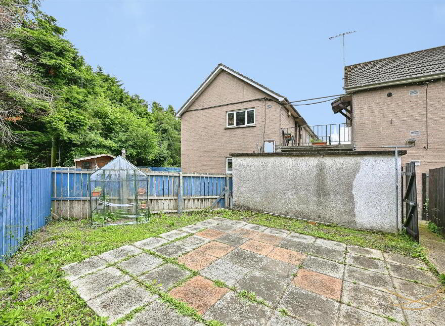 11b Greenview Place, Antrim, BT41 4EP