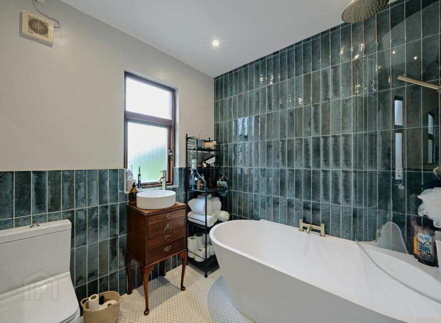 48 Lansdowne Park, Belfast, BT15 4AG