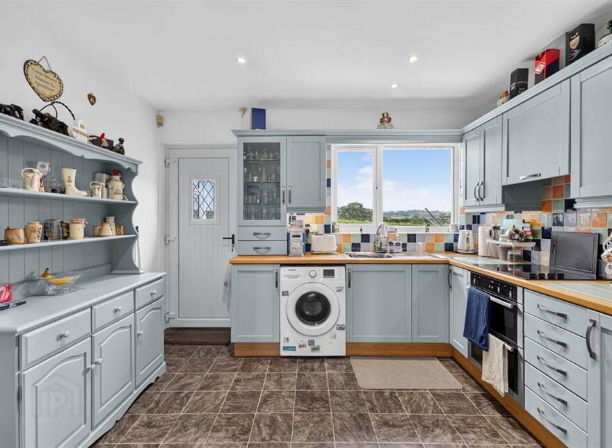 8 Fort Road, Dundrod, Lisburn, BT29 4HT