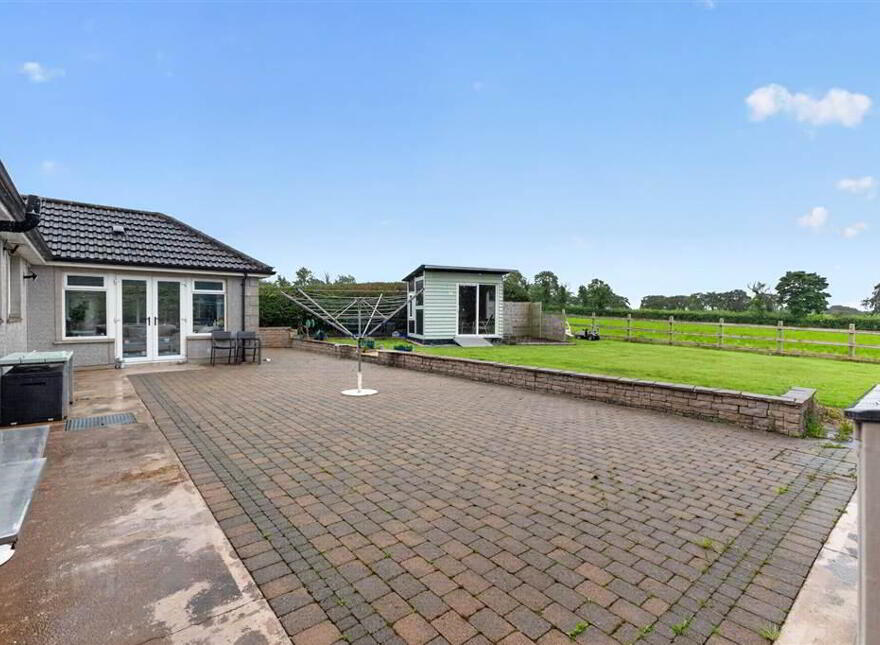 8 Fort Road, Dundrod, Lisburn, BT29 4HT