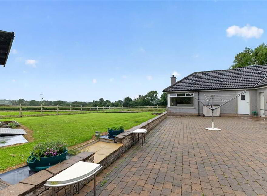 8 Fort Road, Dundrod, Lisburn, BT29 4HT