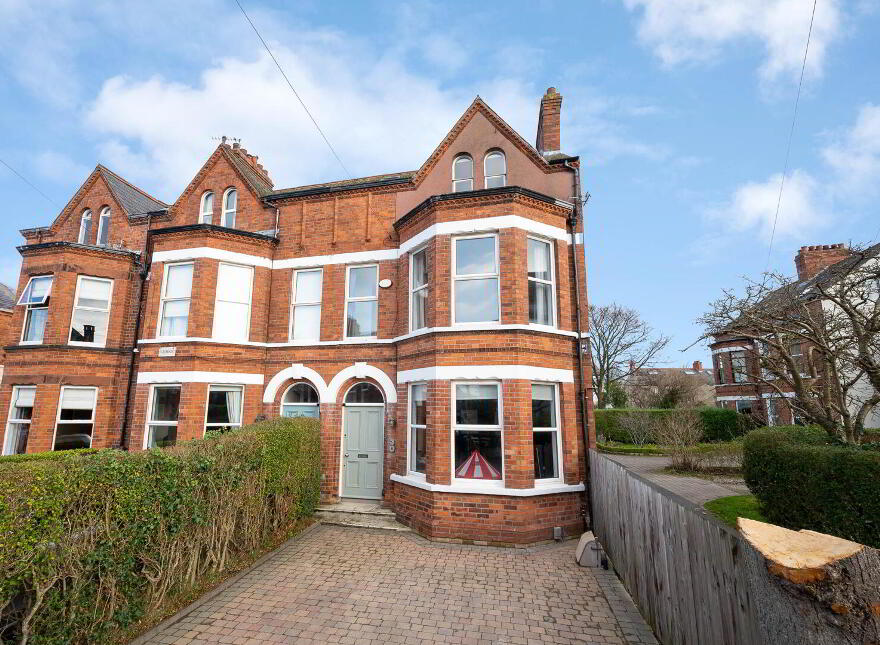 30 Cyprus Park, Belfast, BT5 6EA