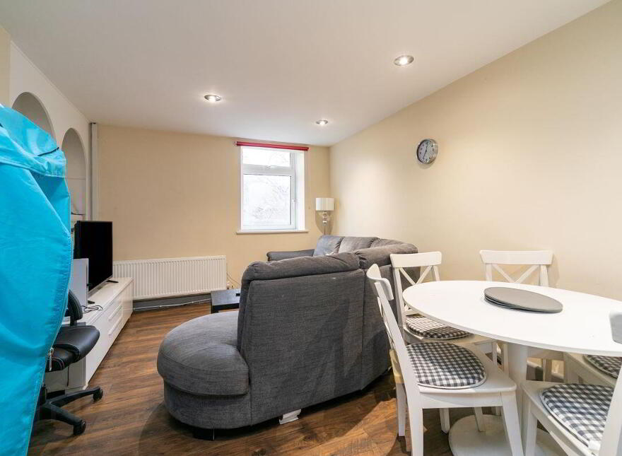 (Lot 18) 8 Salisbury Court, Belfast, BT7 1DD