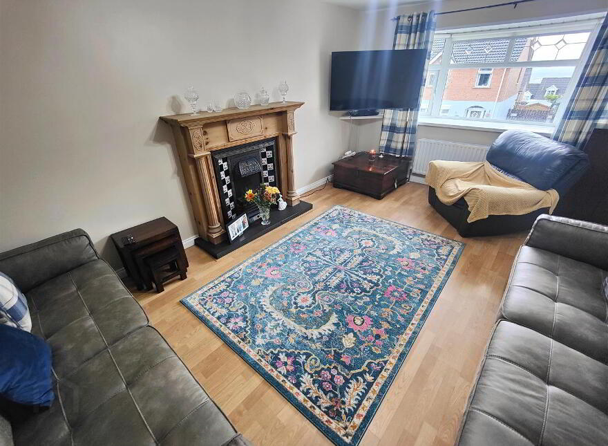 17 Lyndhurst Place, Belfast, BT13 3XU