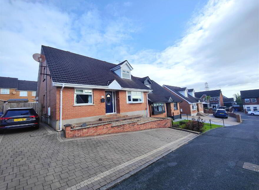 17 Lyndhurst Place, Belfast, BT13 3XU