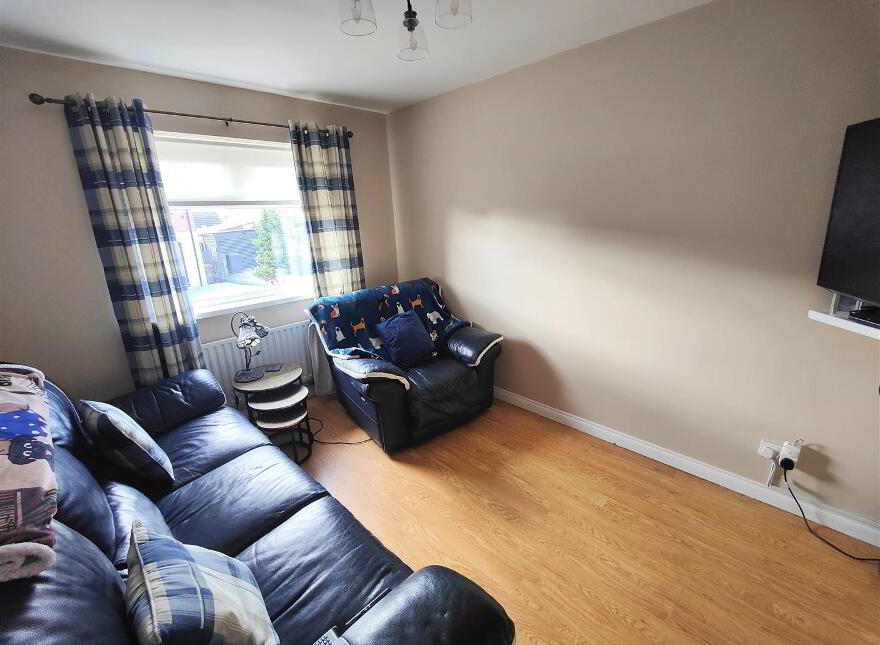 17 Lyndhurst Place, Belfast, BT13 3XU