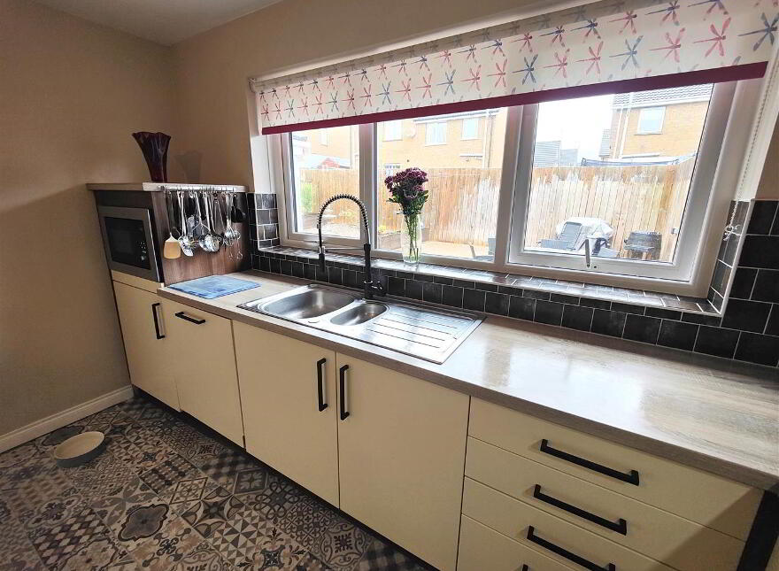 17 Lyndhurst Place, Belfast, BT13 3XU