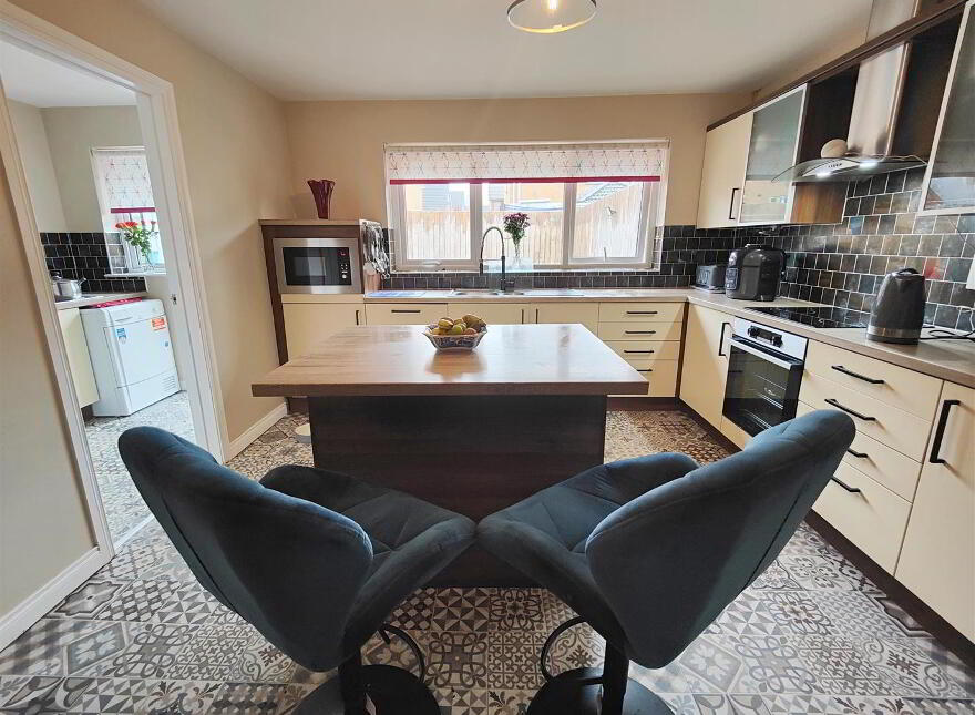 17 Lyndhurst Place, Belfast, BT13 3XU