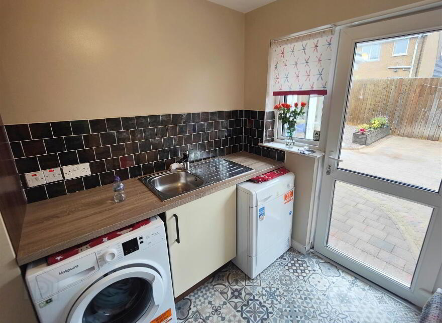 17 Lyndhurst Place, Belfast, BT13 3XU