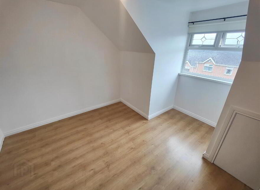 17 Lyndhurst Place, Belfast, BT13 3XU