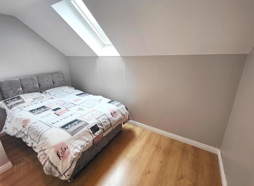 17 Lyndhurst Place, Belfast, BT13 3XU
