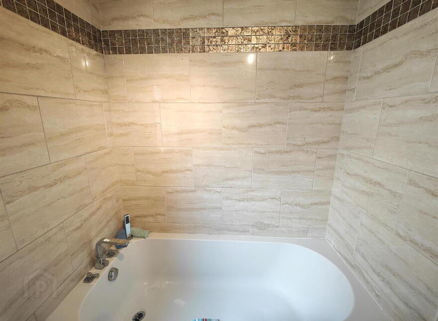 17 Lyndhurst Place, Belfast, BT13 3XU