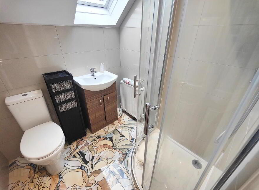 17 Lyndhurst Place, Belfast, BT13 3XU