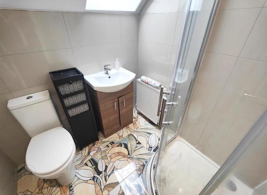 17 Lyndhurst Place, Belfast, BT13 3XU