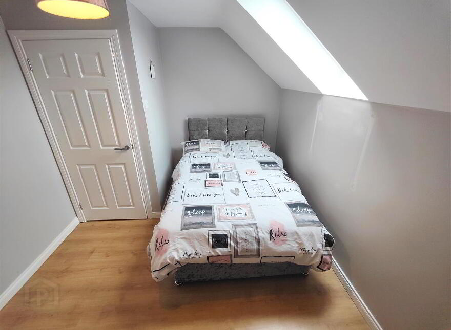 17 Lyndhurst Place, Belfast, BT13 3XU