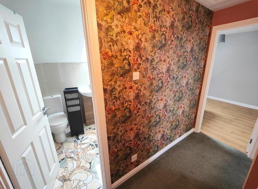 17 Lyndhurst Place, Belfast, BT13 3XU