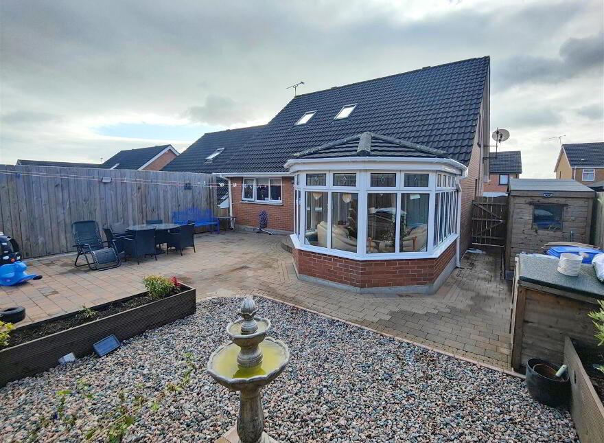 17 Lyndhurst Place, Belfast, BT13 3XU