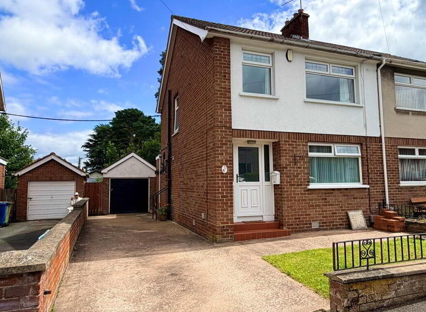 13 Irwin Drive, Lurgan, BT66 7EY photo