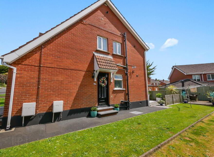 24a Carnbrae Park, Newton Park, Belfast, BT8 6TP