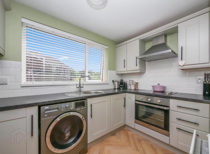 24a Carnbrae Park, Newton Park, Belfast, BT8 6TP