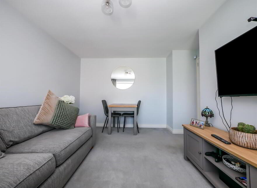 24a Carnbrae Park, Newton Park, Belfast, BT8 6TP