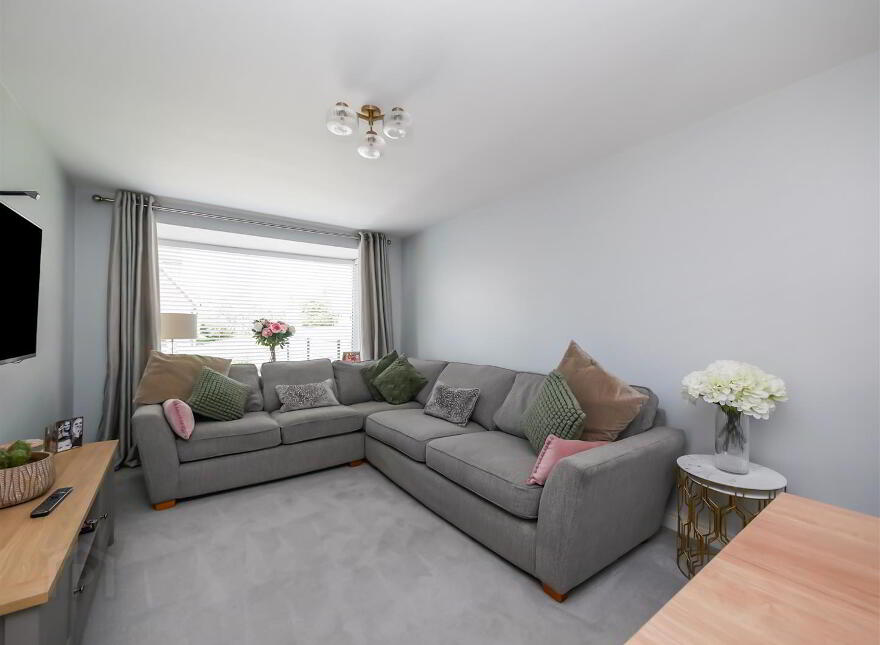 24a Carnbrae Park, Newton Park, Belfast, BT8 6TP