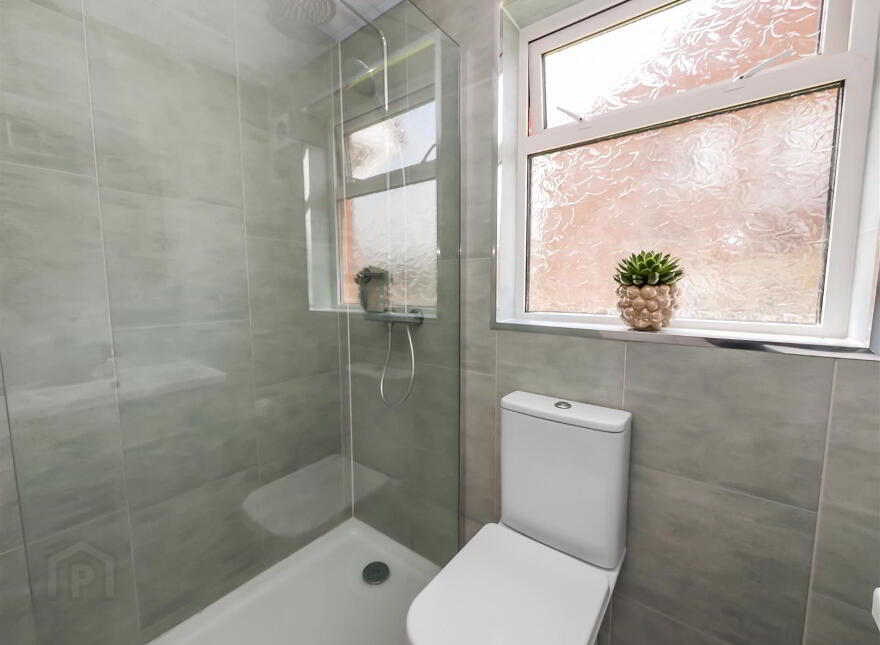 24a Carnbrae Park, Newton Park, Belfast, BT8 6TP