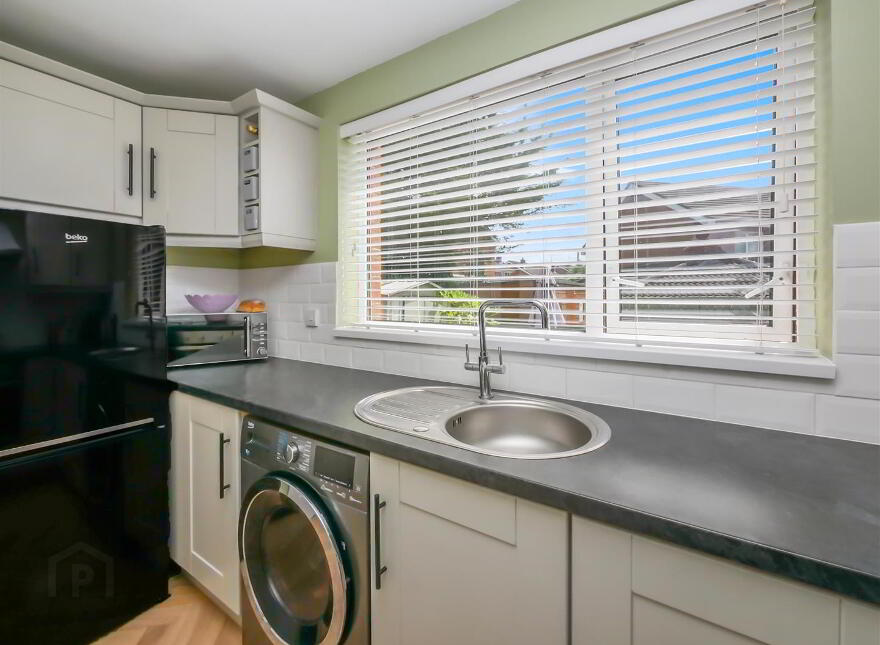 24a Carnbrae Park, Newton Park, Belfast, BT8 6TP