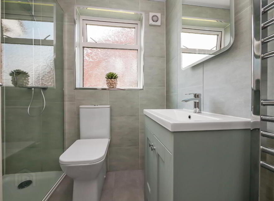 24a Carnbrae Park, Newton Park, Belfast, BT8 6TP