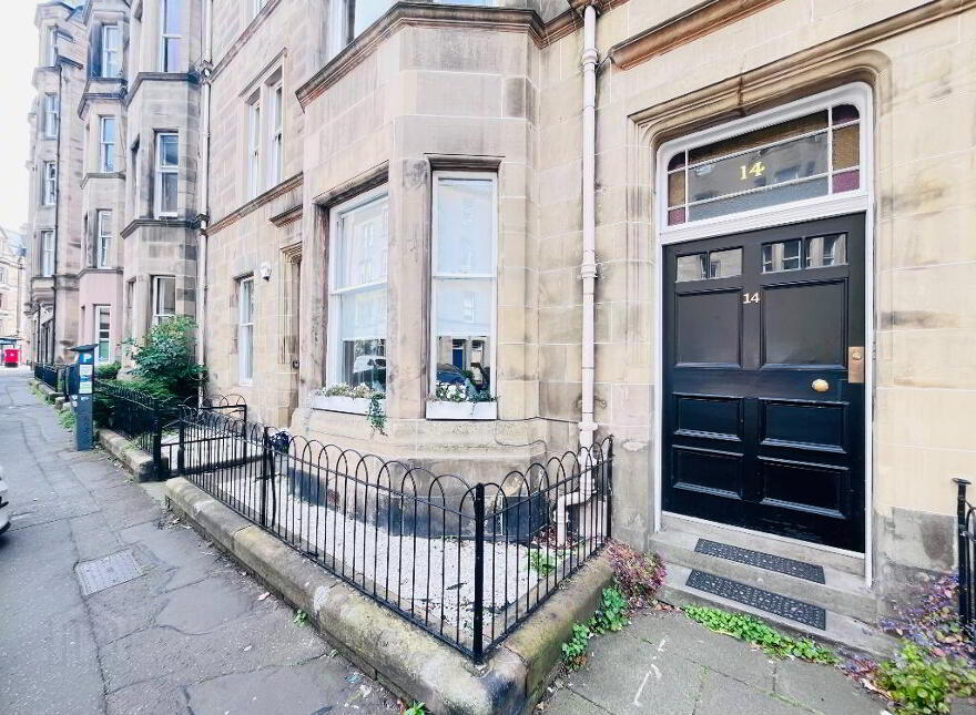 14 Montpelier Park, Bruntsfield, Edinburgh, EH10 4NJ photo