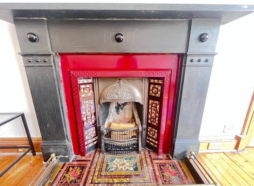 14 Montpelier Park, Bruntsfield, Edinburgh, EH10 4NJ