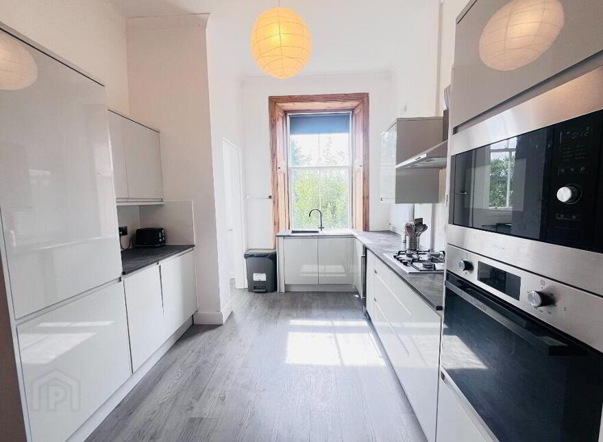 14 Montpelier Park, Bruntsfield, Edinburgh, EH10 4NJ