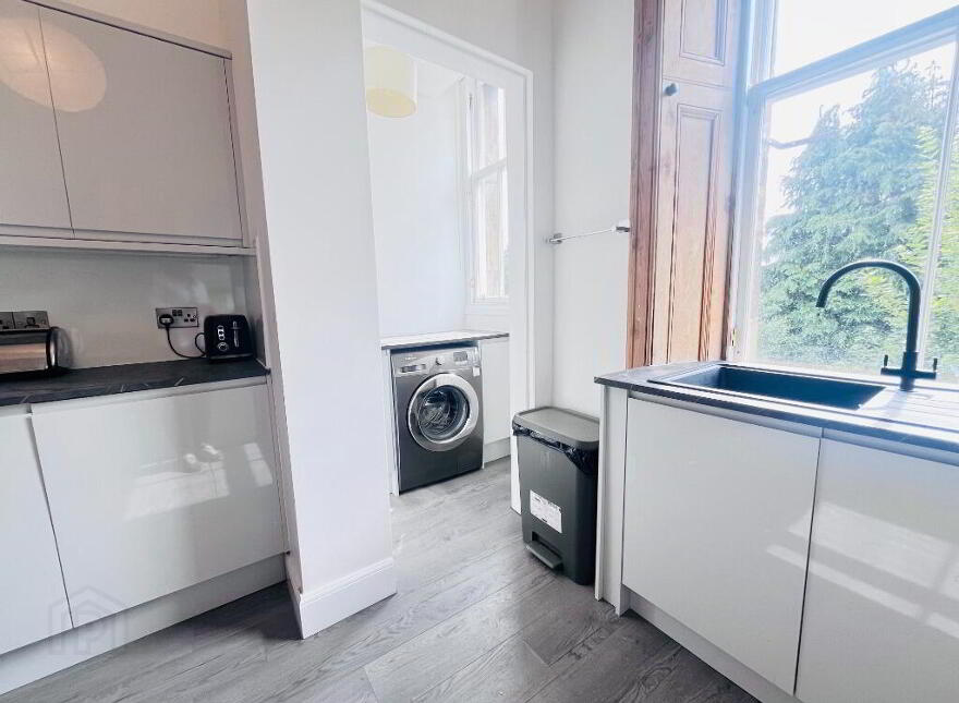 14 Montpelier Park, Bruntsfield, Edinburgh, EH10 4NJ