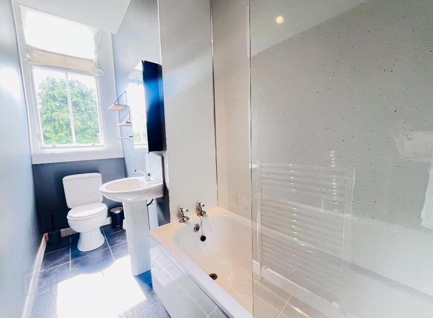 14 Montpelier Park, Bruntsfield, Edinburgh, EH10 4NJ