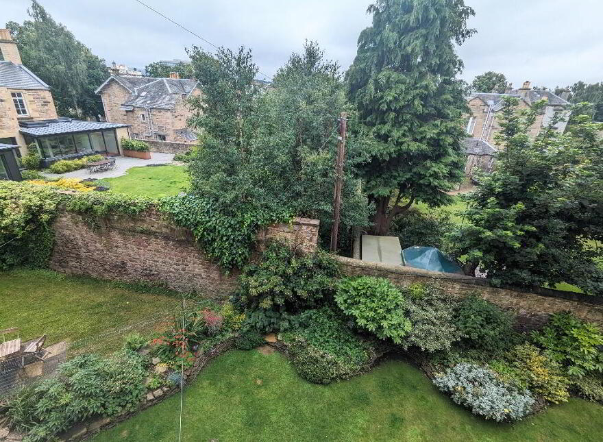 14 Montpelier Park, Bruntsfield, Edinburgh, EH10 4NJ
