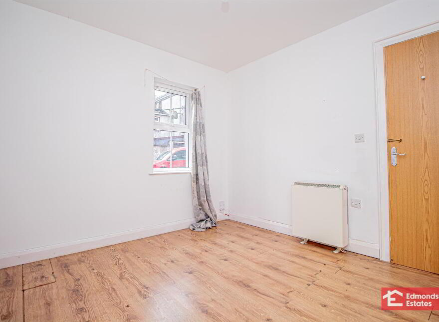 4 Paradise Mews, Ballymena, BT42 3FE
