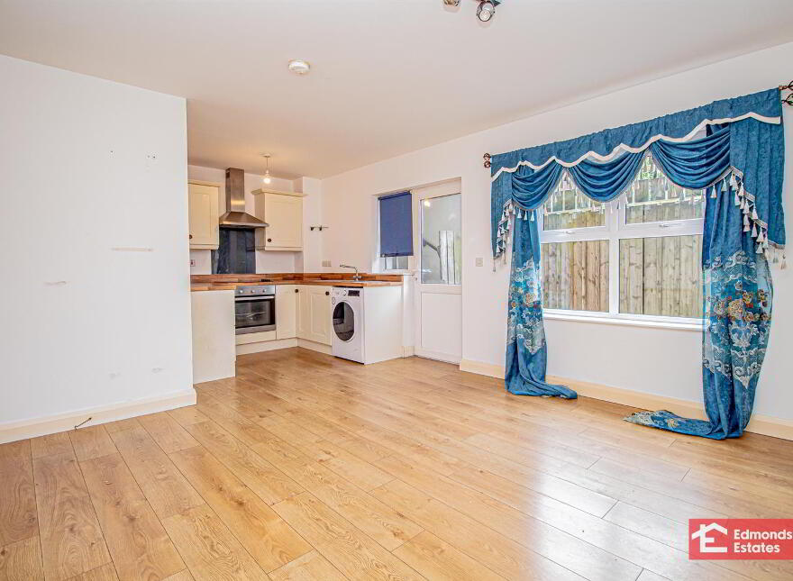 4 Paradise Mews, Ballymena, BT42 3FE