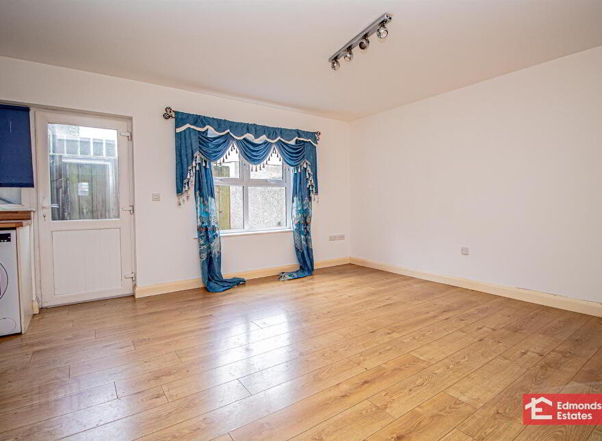 4 Paradise Mews, Ballymena, BT42 3FE