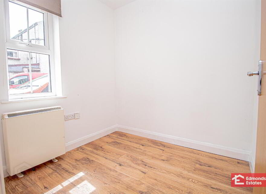 4 Paradise Mews, Ballymena, BT42 3FE