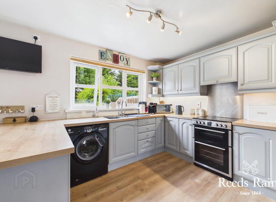 43 Knockdarragh Park, Lisburn, BT28 2XZ