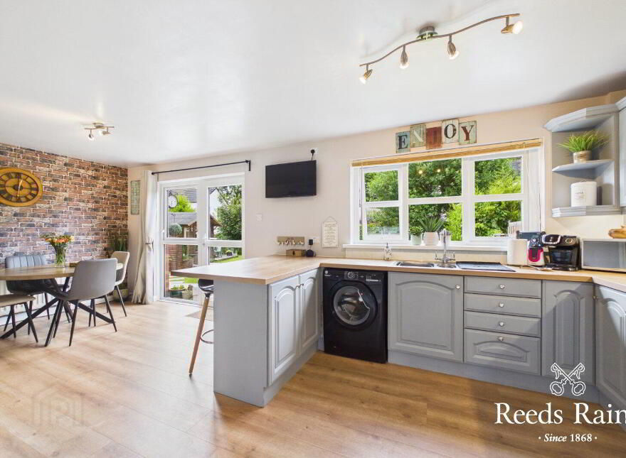 43 Knockdarragh Park, Lisburn, BT28 2XZ