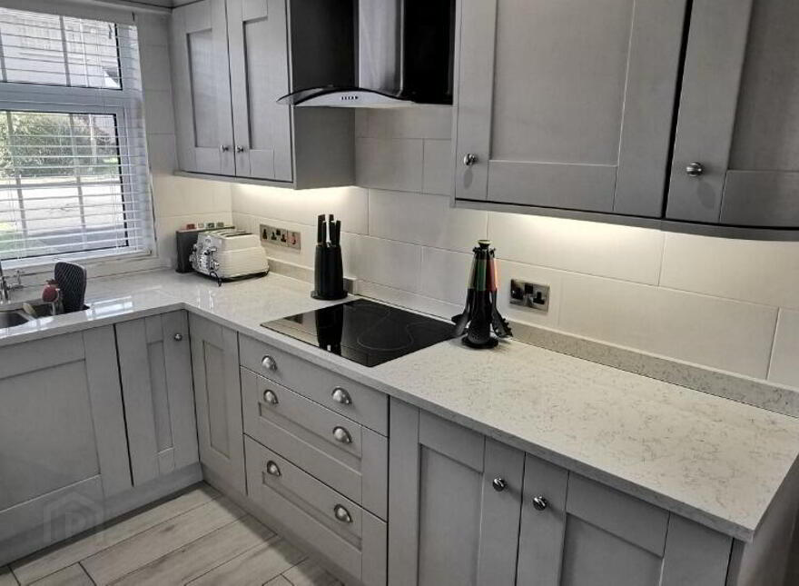 5 Chippendale Court, Belfast, BT10 0DU
