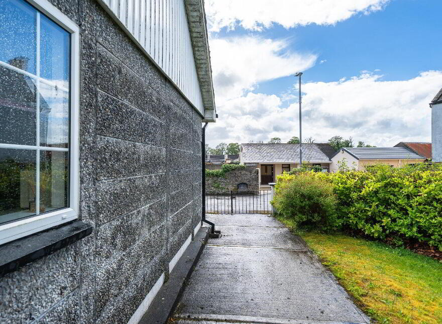 1 O' Carolan Drive, Ballyfarnon, F52KF74