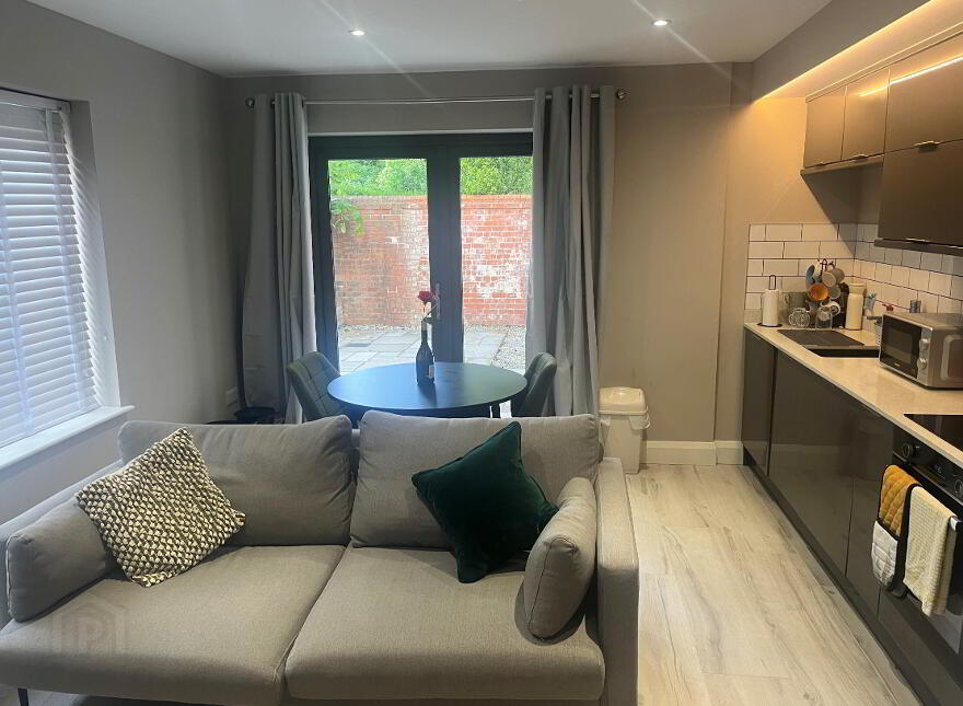 26 Sans Souci Park, Belfast, BT9 5BZ