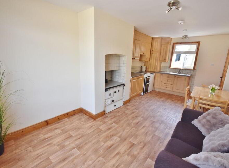 23 O'Connell's Avenue, Listowel, V31WE52