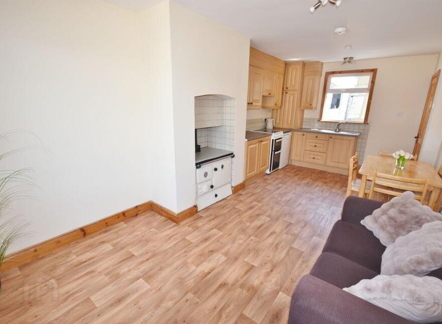 23 O'Connell's Avenue, Listowel, V31WE52