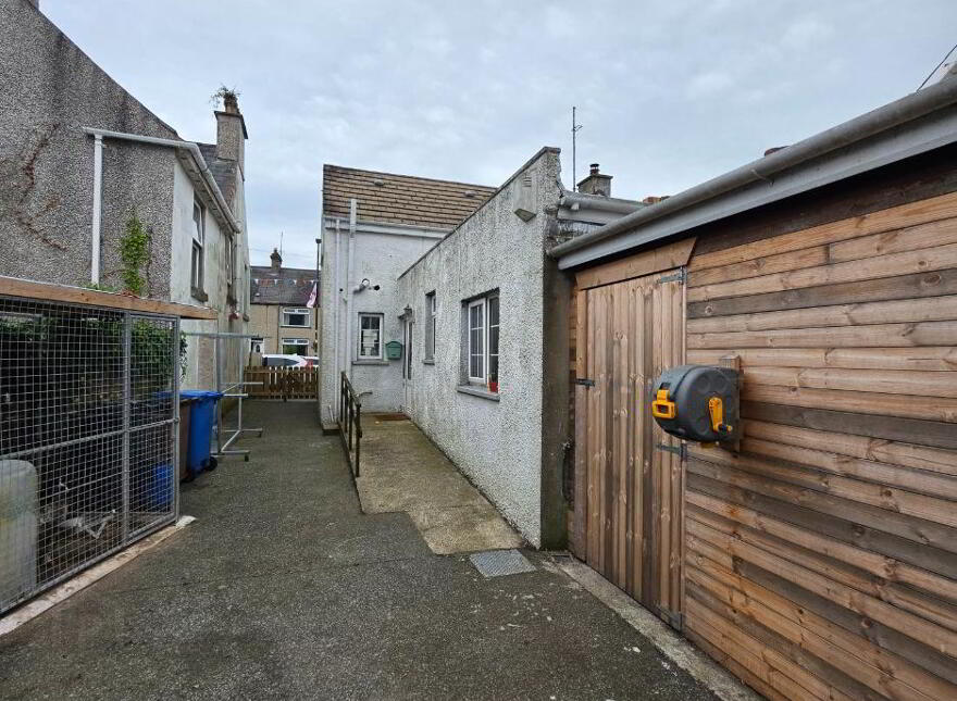 33 Main Street, Annalong, BT34 4QH